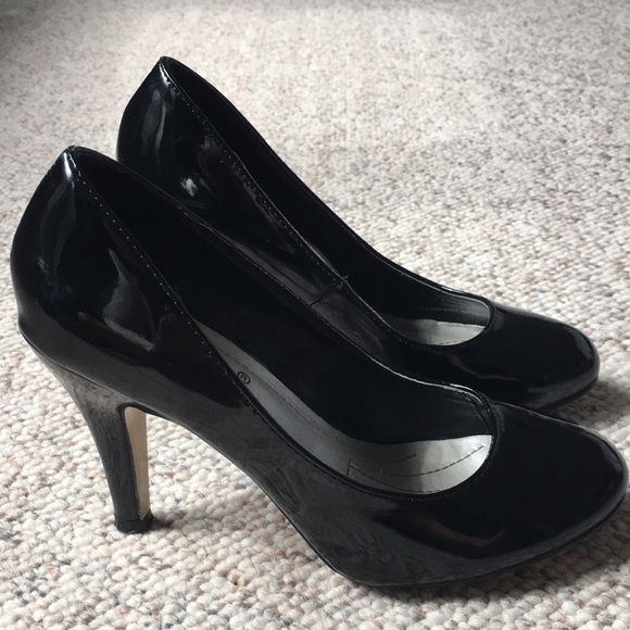 Black Patent Leather Heels - Picture 2 of 3